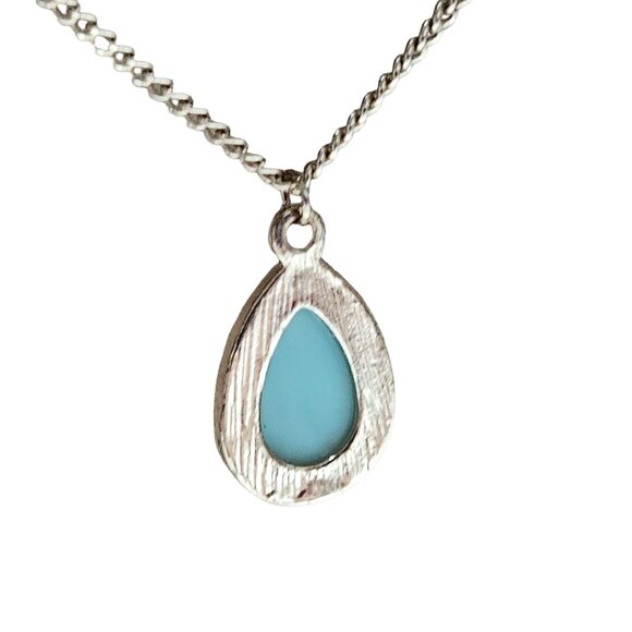 Elegant Green Gem Gold Tone Flecks Teardrop Pendant Necklace Fashion Jewelry - Picture 5 of 8